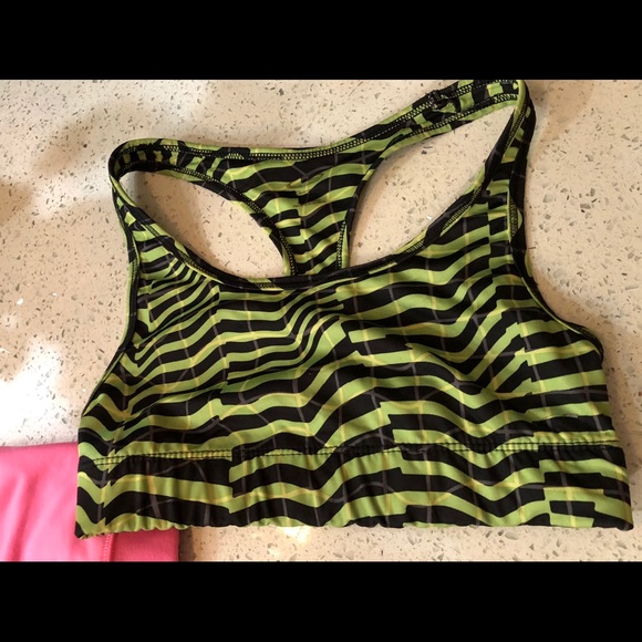 LOT of 3 sports bras 💚🖤💗💜 Champion - Picture 3 of 4